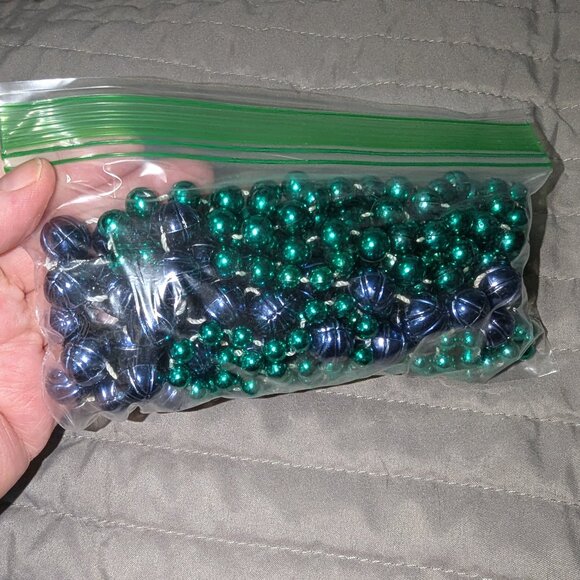 FREE with $10+ Bundle ~ Mardi Gras Necklaces 2097 - Picture 1 of 3